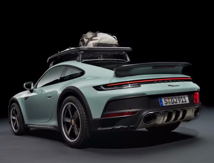 Porsche 911 (2023) Coupe Dakar - Image 2