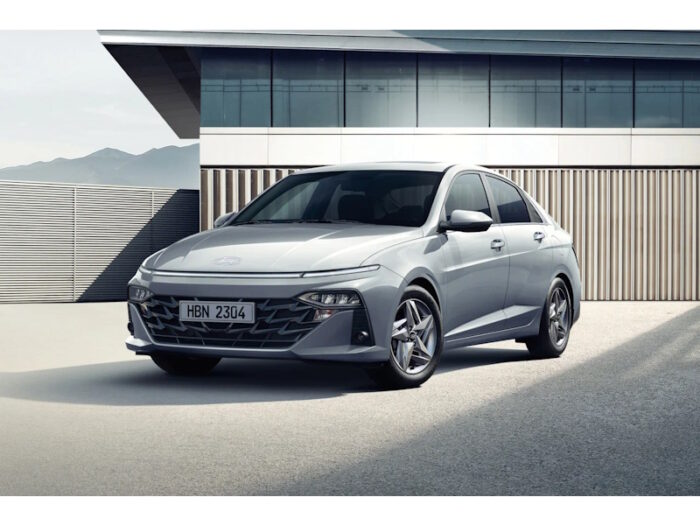 Hyundai Accent (2023) Interior - Image 2