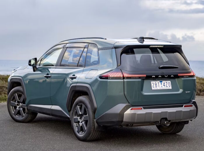 Toyota RAV4 (2026) - Image 2