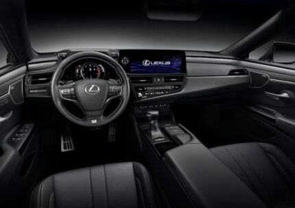 Lexus ES (2021) Interior