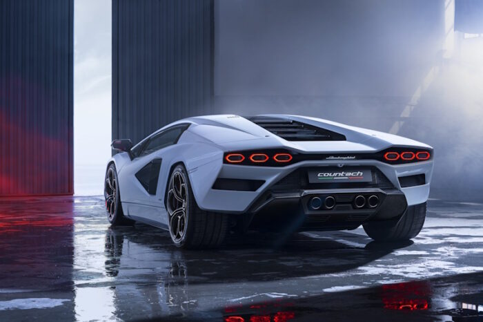 Lamborghini Countach (2022) LPI 800-4 - Image 2