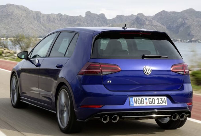 Volkswagen Golf (2018) R - Image 2