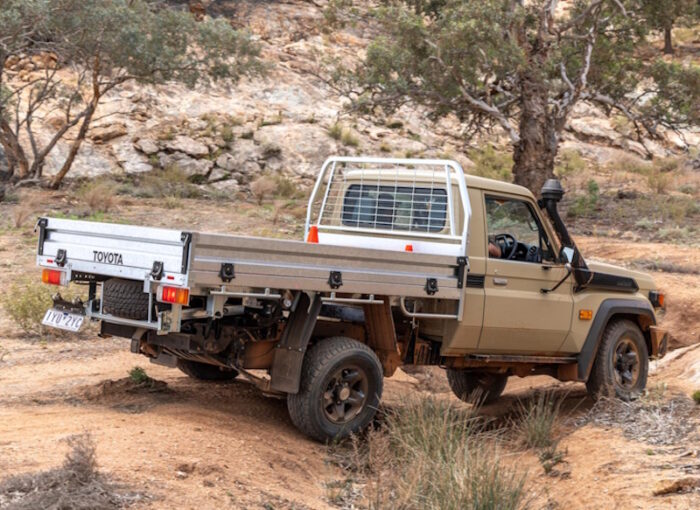 Toyota Land Cruiser 70 (2024) Single Cab 79 - Image 2