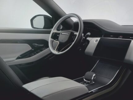 Land Rover Range Rover Evoque (2023) Interior