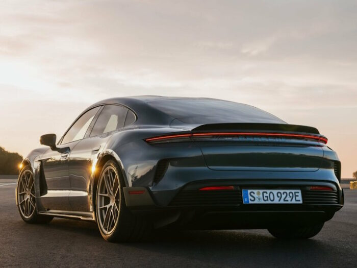 Porsche Taycan (2024) Turbo GT - Image 2