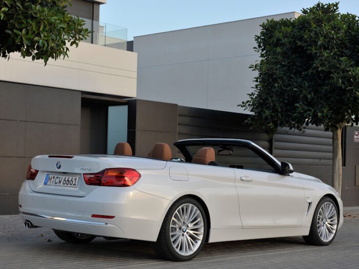 BMW 4 Series (2017) Convertible - Image 2