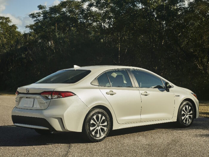 Toyota Corolla (2022) Hybrid - Image 2