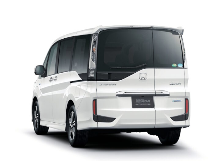 Honda StepWGN (2020) Spada Hybrid - Image 2