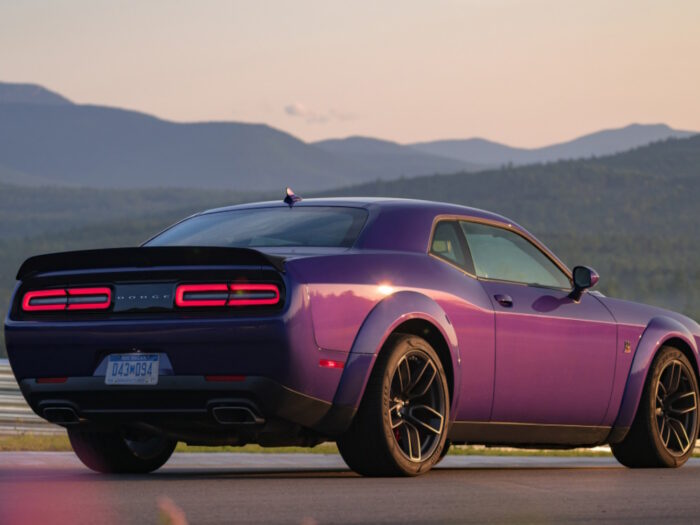 Dodge Challenger RT Scat Pack Widebody (2023) - Image 2