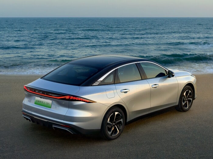Geely Galaxy (2025) L6 - Image 2