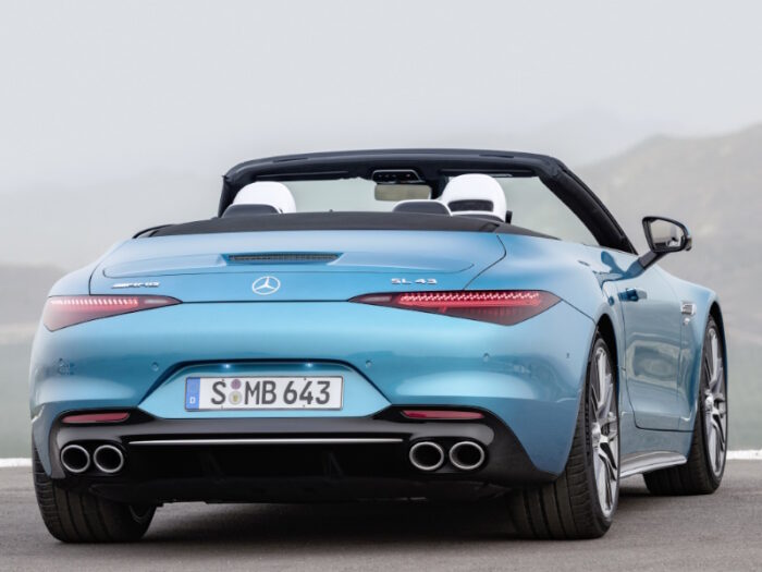 Mercedes-Benz SL (2024) AMG 43 Roadster - Image 2