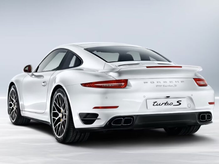 Porsche 911 (2013) Turbo S - Image 2