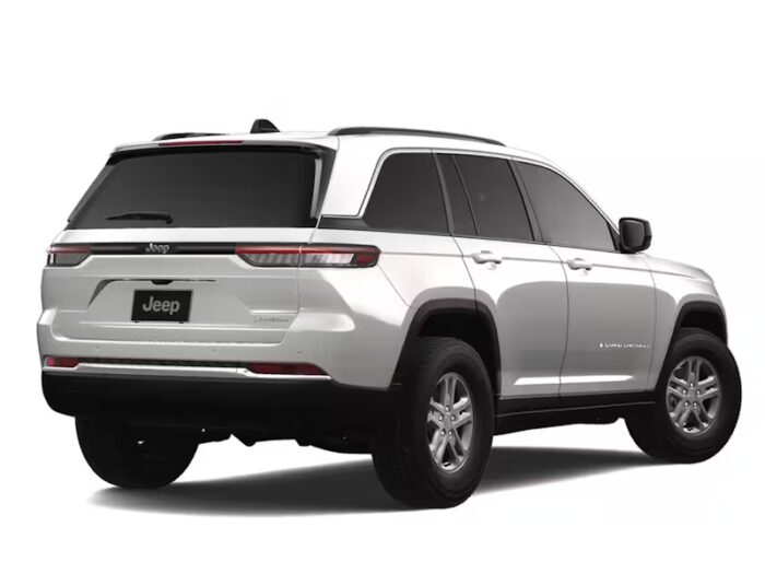 Jeep Grand Cherokee (2024) Laredo - Image 2