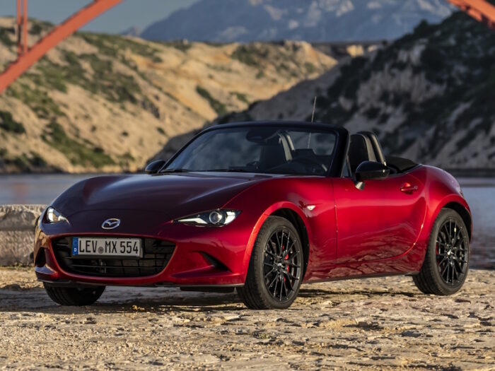 Mazda MX-5 (2018) Interior - Image 2
