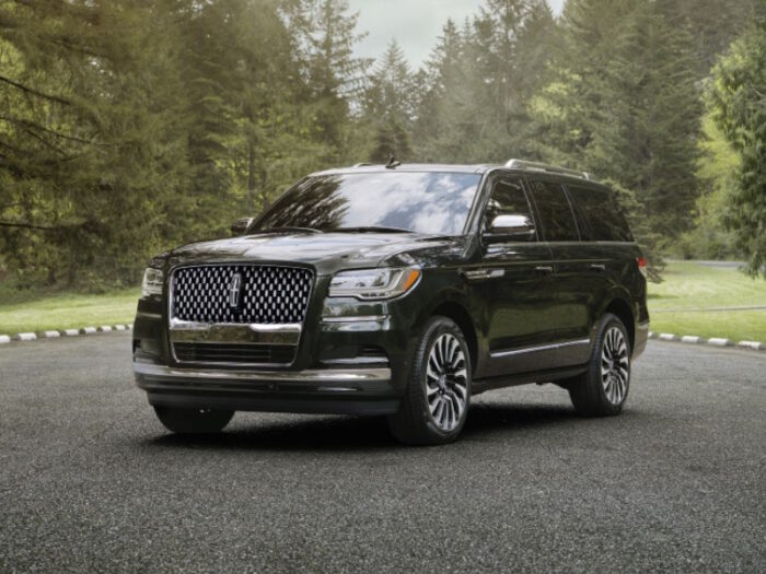 Lincoln Navigator (2022) Black Label Interior - Image 2