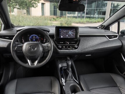 Toyota Corolla (2023) Interior