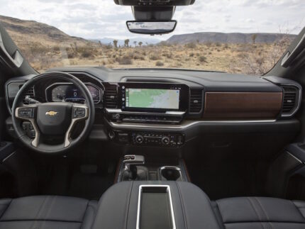 Chevrolet Silverado (2022) Interior