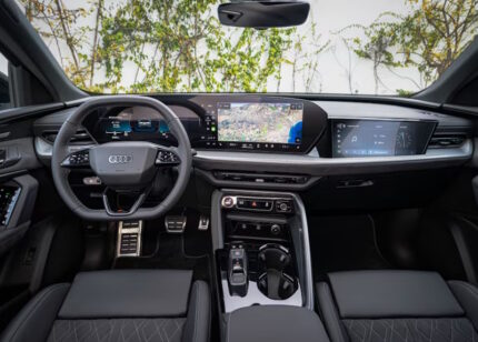 Auto Q5 (2025) Interior