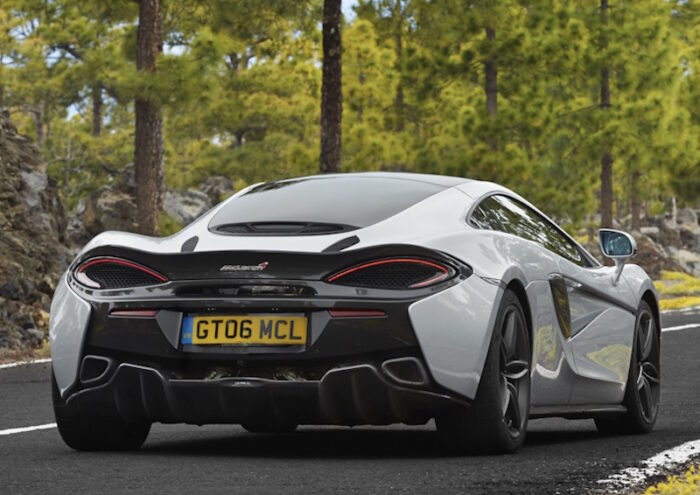 McLaren 570GT (2017) - Image 2