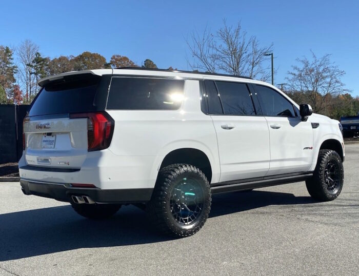 GMC Yukon XL (2025) AT4 - Image 2