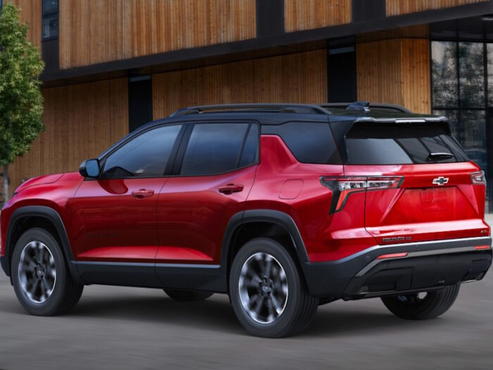 Chevrolet Equinox (2025) RS - Image 2