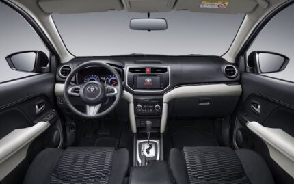 Toyota Rush (2017) Interior