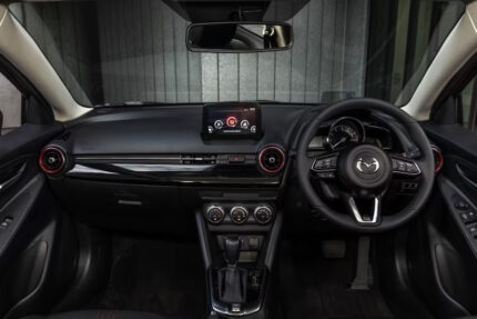 Mazda 2 (2022) Interior