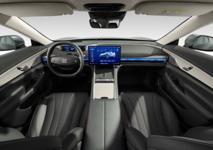 Exlantix ES (2025) Interior