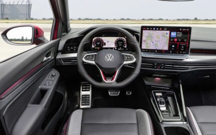 Volkswagen Golf (2024) Interior