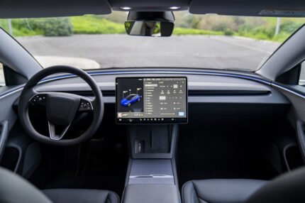 Tesla Model 3 (2023) Interior