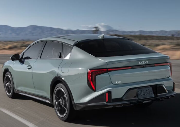 Kia K4 (2025) GT-Line - Image 2