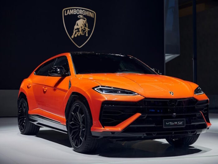 Lamborghini Urus (2025) SE Interior - Image 2