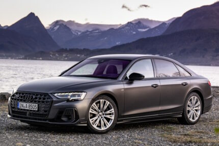 Audi A8 (2022) S-Line