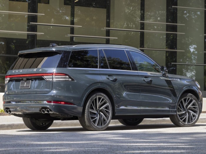 Lincoln Aviator (2025) - Image 2