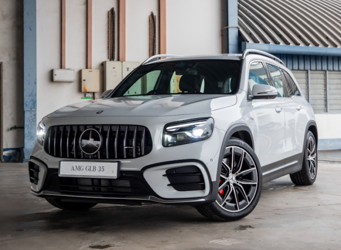 Mercedes-Benz GLB (2024) Interior - Image 2
