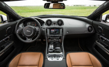 Jaguar XJ (2016) Interior