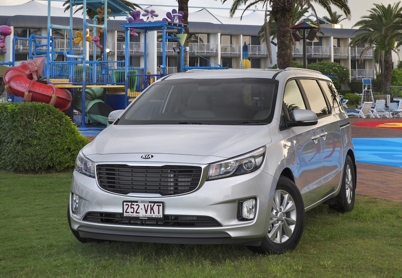 EMBARGOED until 00:01 February 27 - 2015 Kia Carnival Kia Carnival (2017) - Image 1