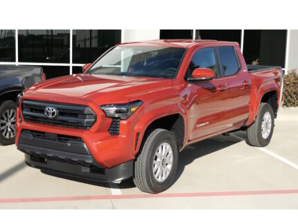 Toyota Tacoma (2024) SR5