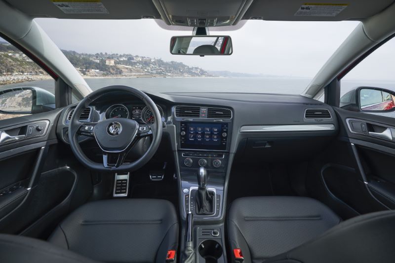 name_volkswagen_golf_r_line_2018_interer_id_2234_rand_331069_num_1-jpg-1 Volkswagen Golf R-line (2018) Interior - Image 1