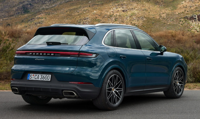 Porsche Cayenne (2023) - Image 2
