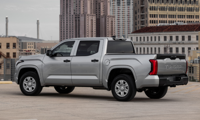 Toyota Tundra SR (2022) - Image 2