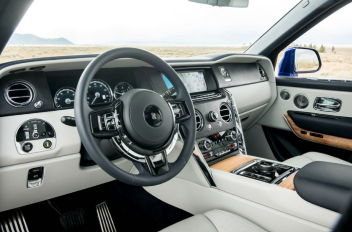 Rolls-Royce Cullinan (2018) Interior - Image 2