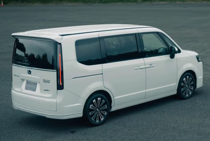 Honda StepWGN (2022) - Image 2