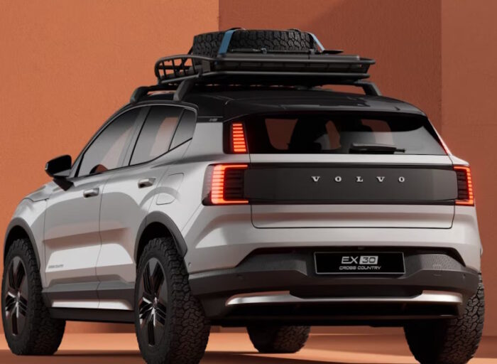 Volvo EX30 (2025) Cross Country - Image 2