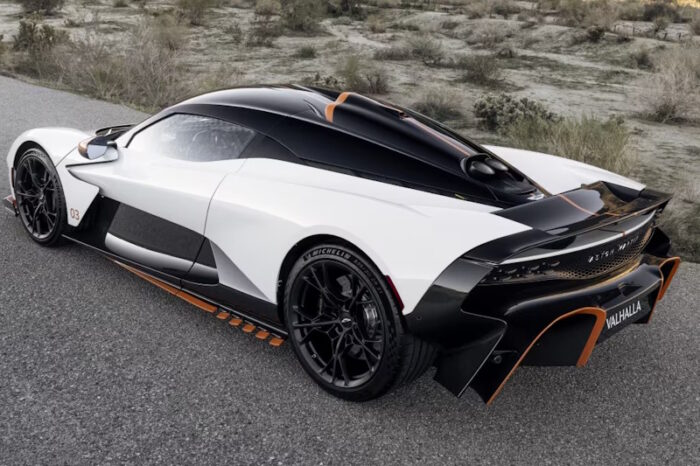 Aston Martin Valhalla (2026) - Image 2