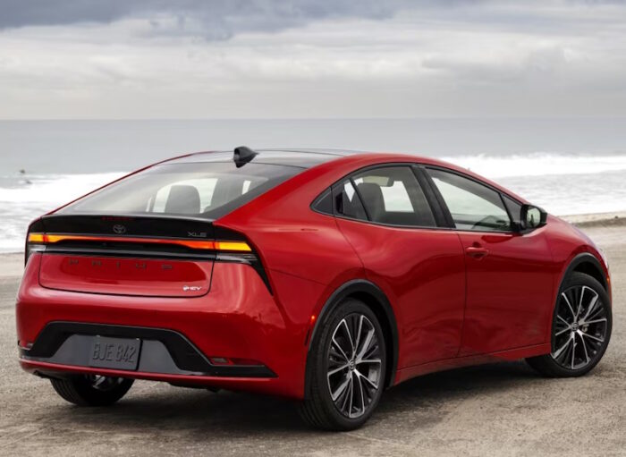 Toyota Prius (2023) - Image 2