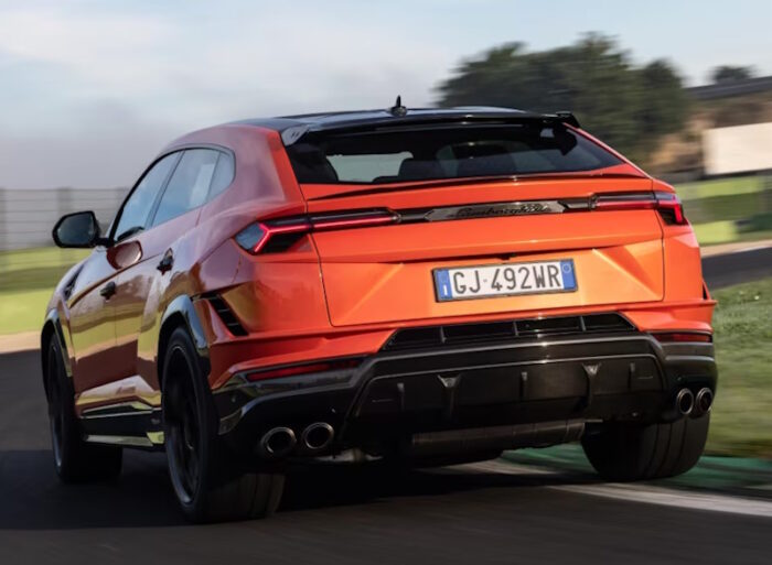 Lamborghini Urus (2022) Performante - Image 2
