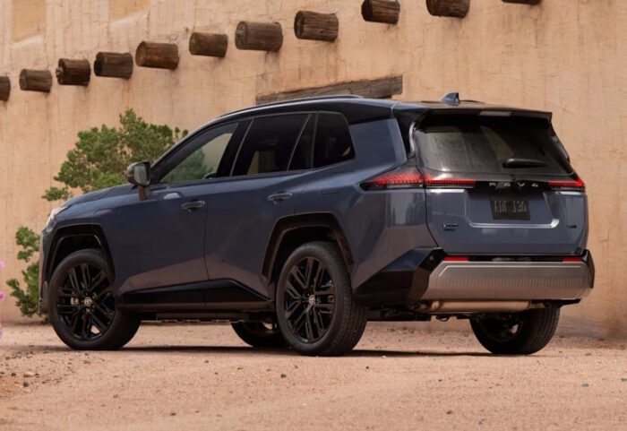 Toyota RAV4 (2026) XSE - Image 2