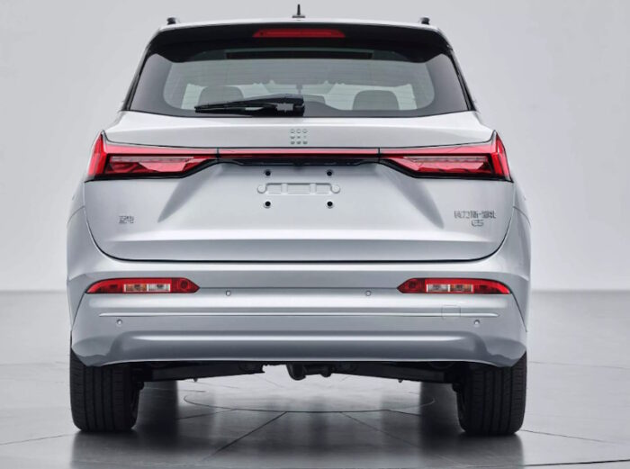 Dongfeng Fengon E5 (2025) PHEV - Image 2