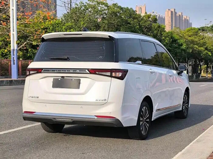 Wuling Jiachen (2023) - Image 2